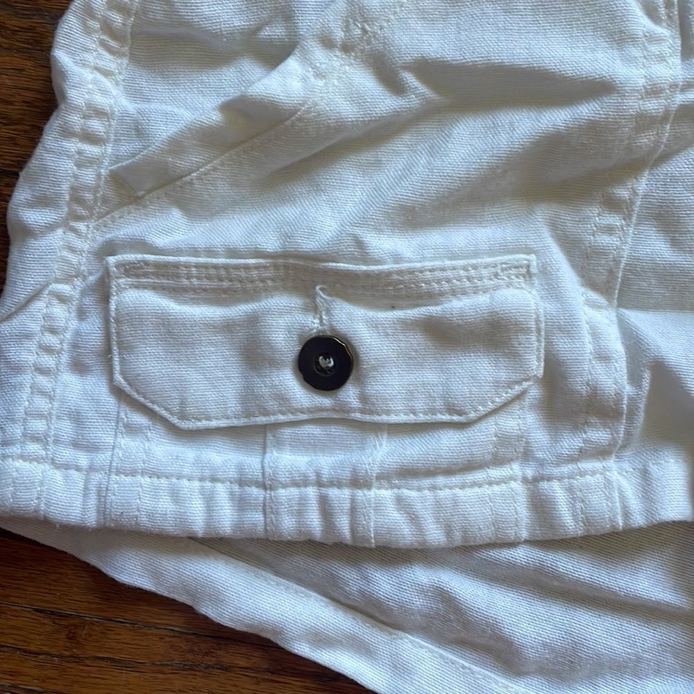 Happily Grey White Linen Blend Pull-up Shorts - Picture 3 of 4